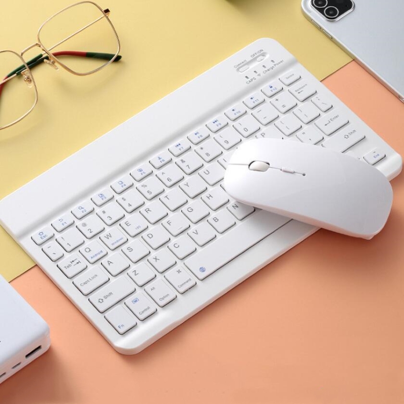 Ultra-Slim Bluetooth Keyboard  - Desk Setup Ipad ulasan dan harga